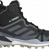 Adidas TERREX Skychaser LT Mid GTX Chaussures de randonnée Femme, noir/gris 1 Adidas TERREX Skychaser LT Mid GTX Chaussures de randonnée Femme, noir/gris -Chaussures trekking Soldes adidas terrex skychaser lt mid gtx hiking shoes women core black halo silver halo blue 1