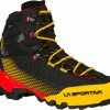 La Sportiva Aequilibrium ST GTX Chaussures Homme, noir/jaune -Chaussures trekking Soldes la sportiva aequilibrium st gtx shoes men black yellow 1